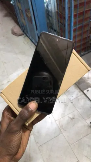 Nouveau Infinix Smart 8 64 GB Noir
