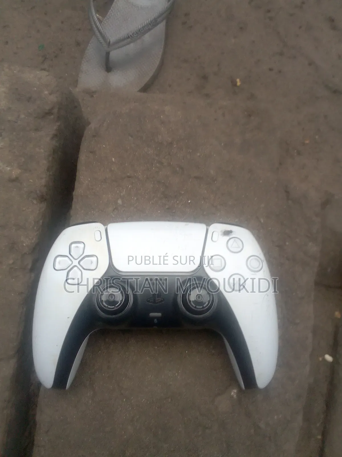 Manette À Vendre