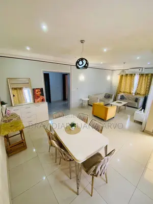 Furnished 2chbre Duplex dans Appartement Meublée, Lumumba à Louer