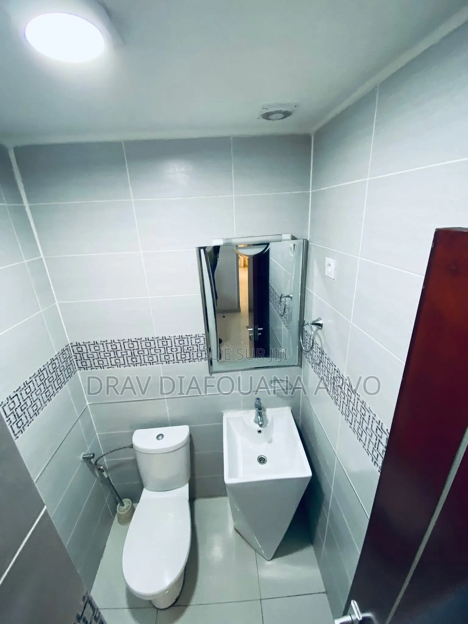 Furnished 2chbre Duplex dans Appartement Meublée, Lumumba à Louer