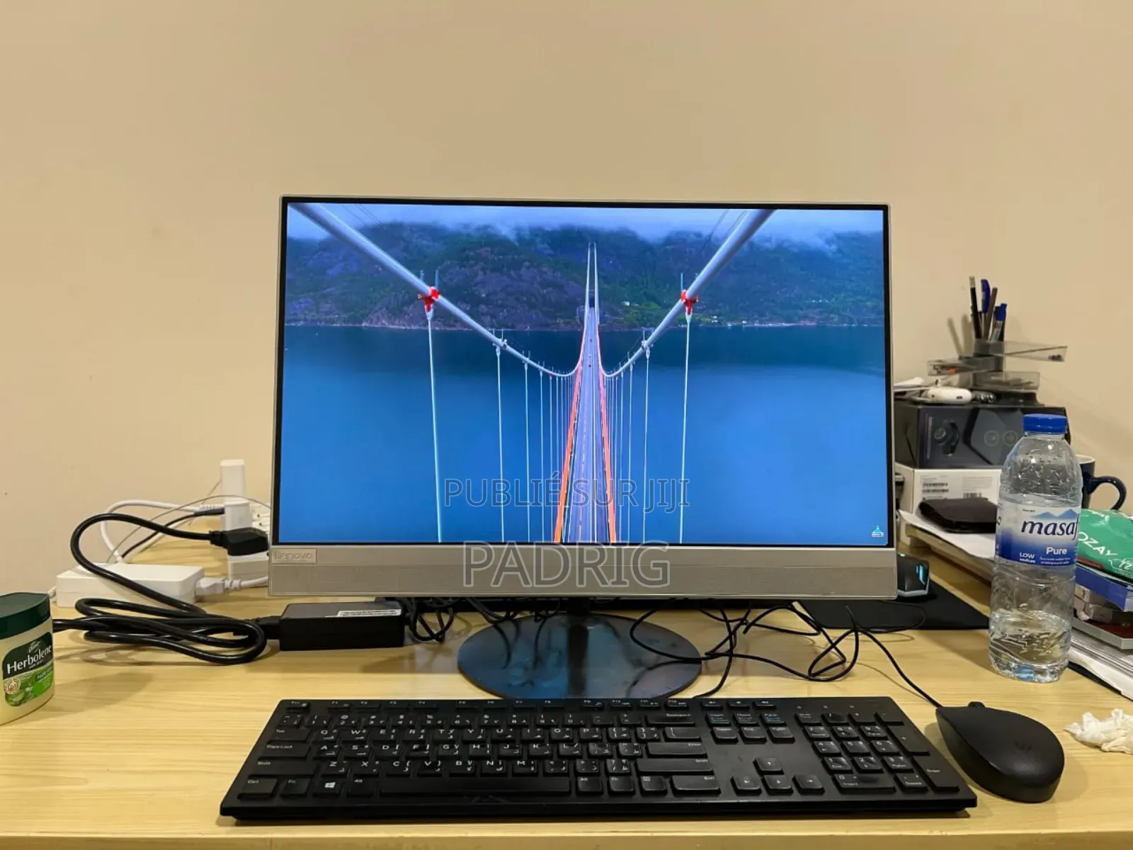 Lenovo ideacentre AIO 330 8GB Intel Core Ultra 5 SSD 256GB