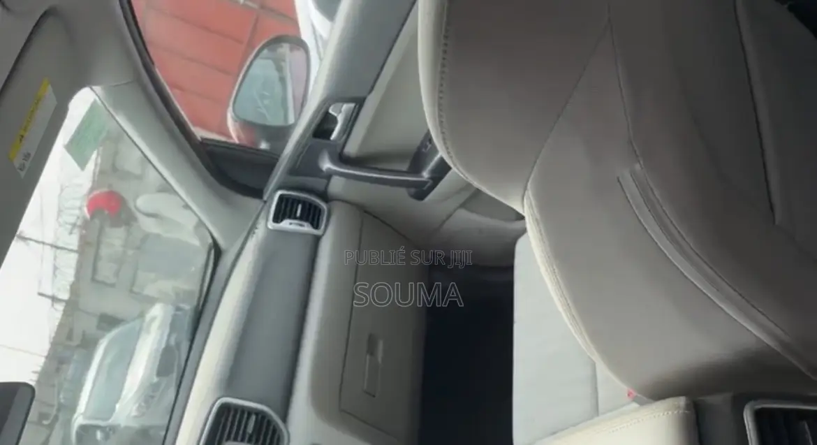 Toyota Century 5.0 V12 6AT 2014 Blanc