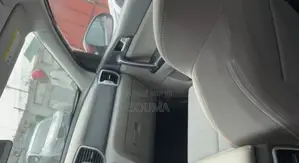 Toyota Century 5.0 V12 6AT 2014 Blanc