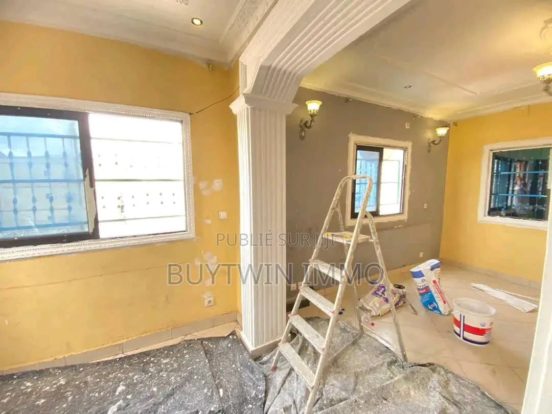 3chbre Appartement dans Appartement, Moungali à Louer