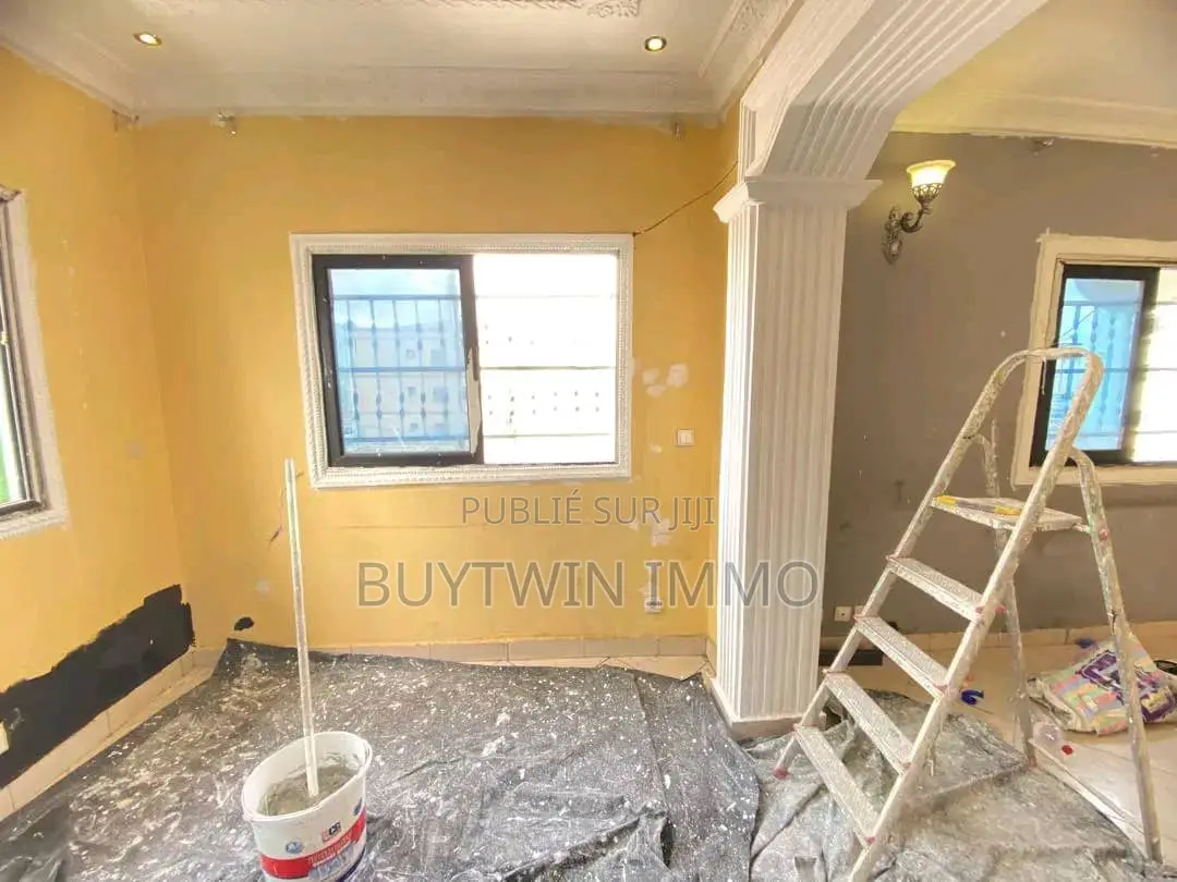 3chbre Appartement dans Appartement, Moungali à Louer