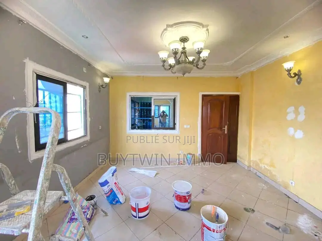 3chbre Appartement dans Appartement, Moungali à Louer