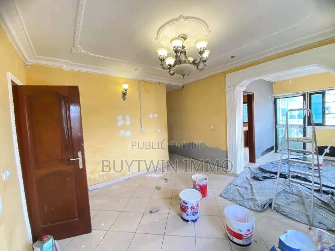 3chbre Appartement dans Appartement, Moungali à Louer