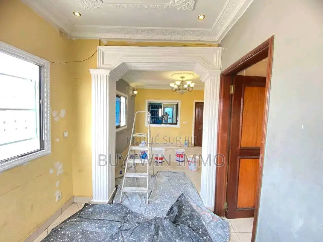 3chbre Appartement dans Appartement, Moungali à Louer