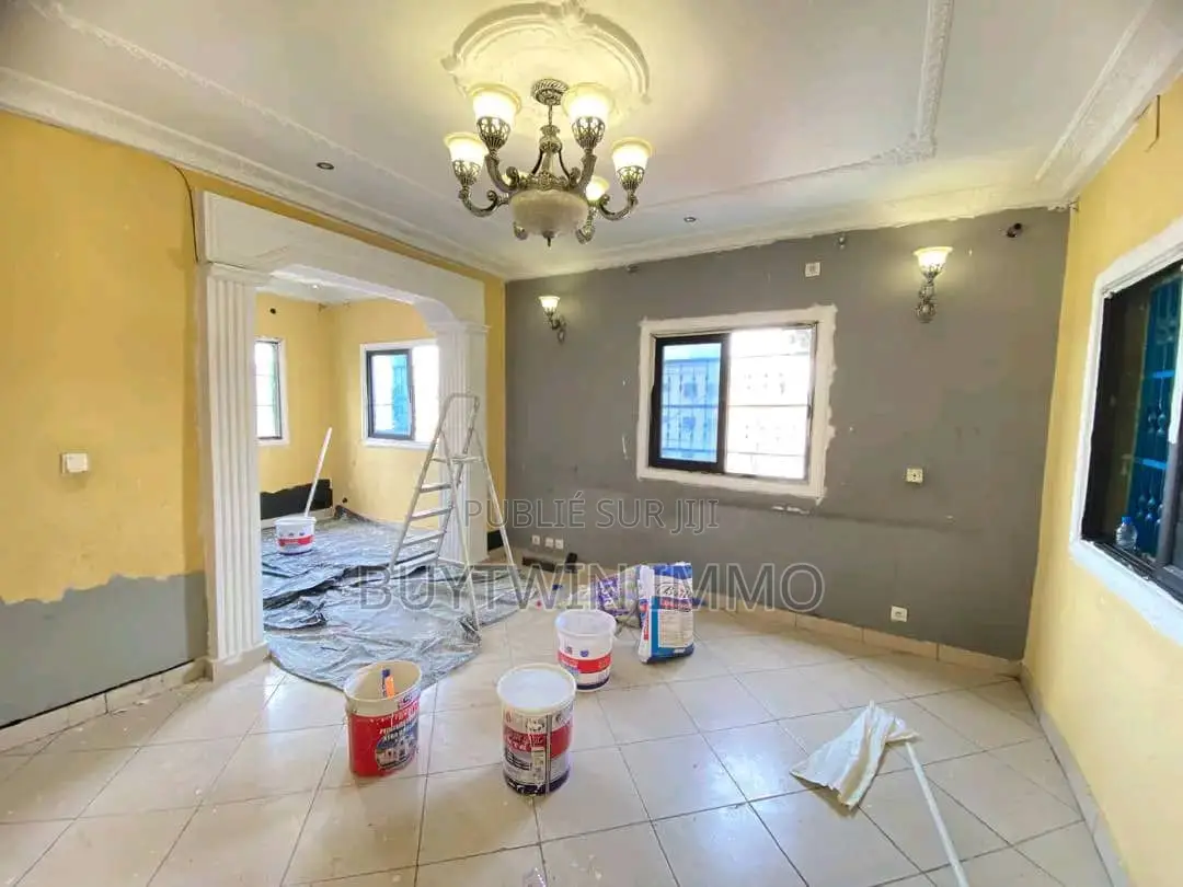3chbre Appartement dans Appartement, Moungali à Louer
