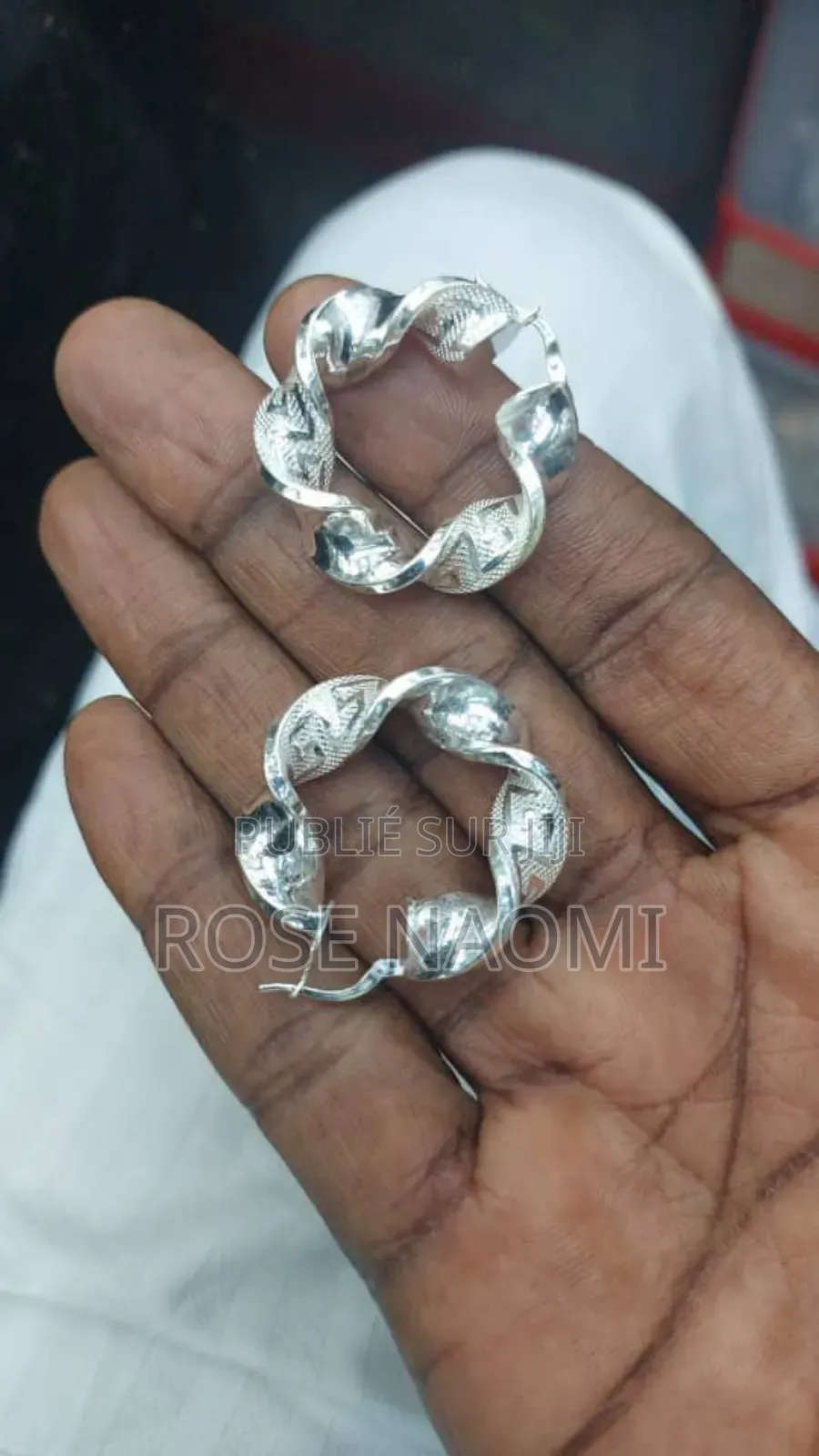 Boucles d'Oreilles en Argent Pur.