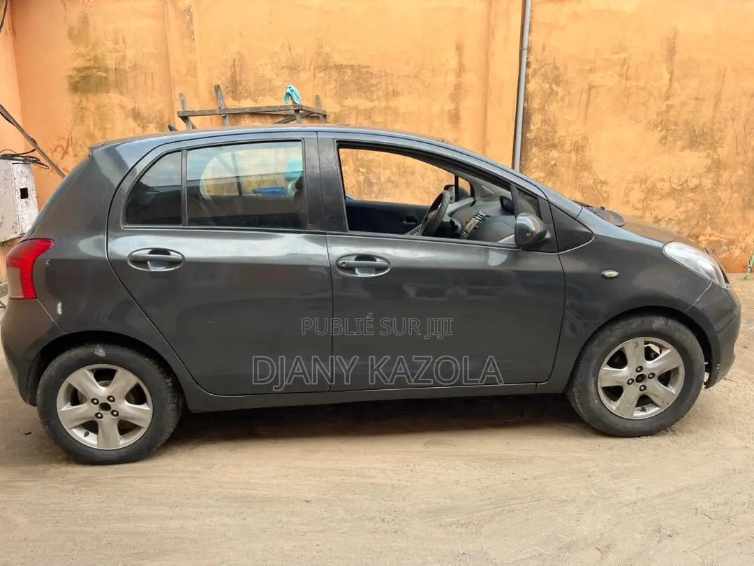 Toyota Yaris 2010 Noir