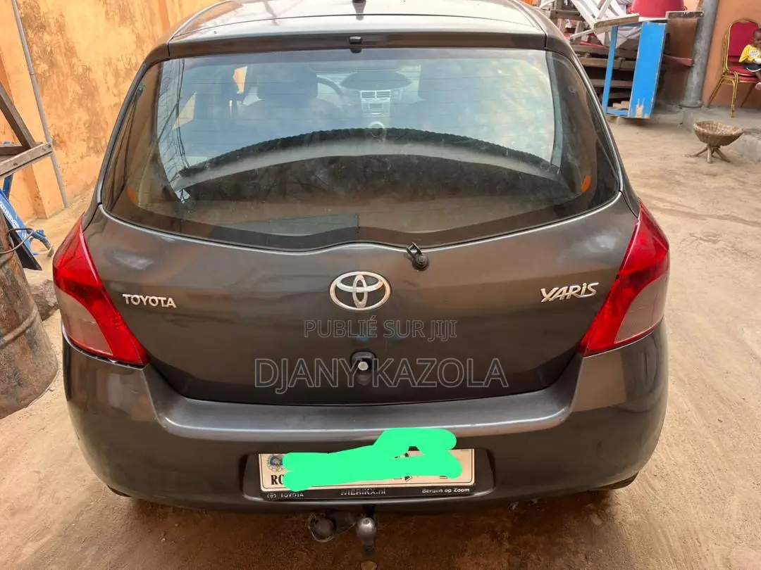 Toyota Yaris 2010 Noir