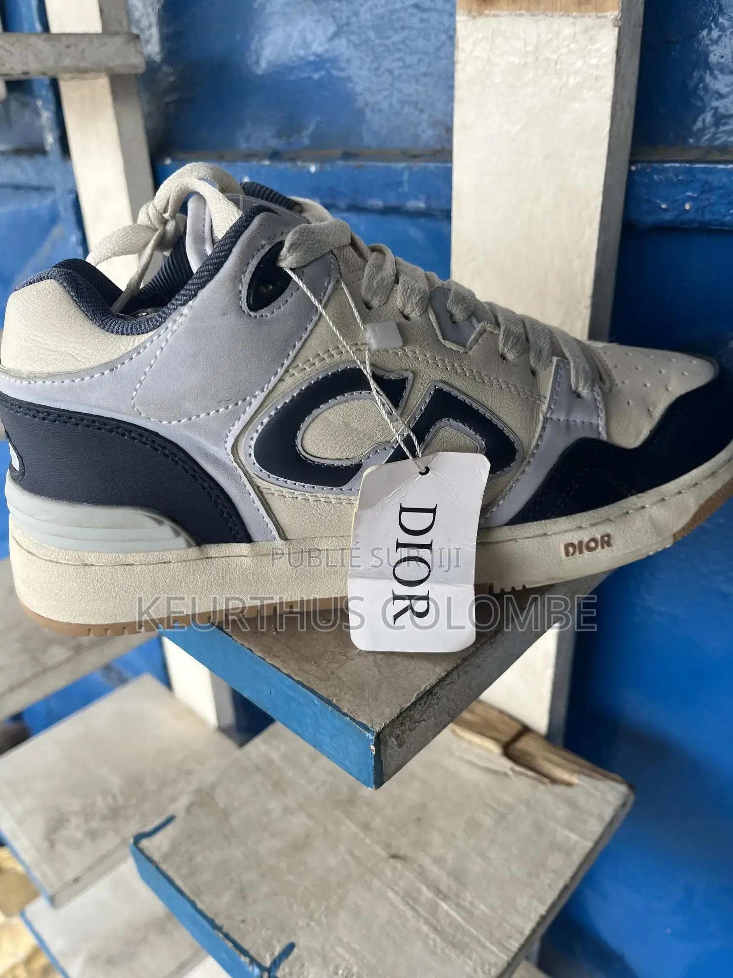 Paire De Baskets À 11000fc