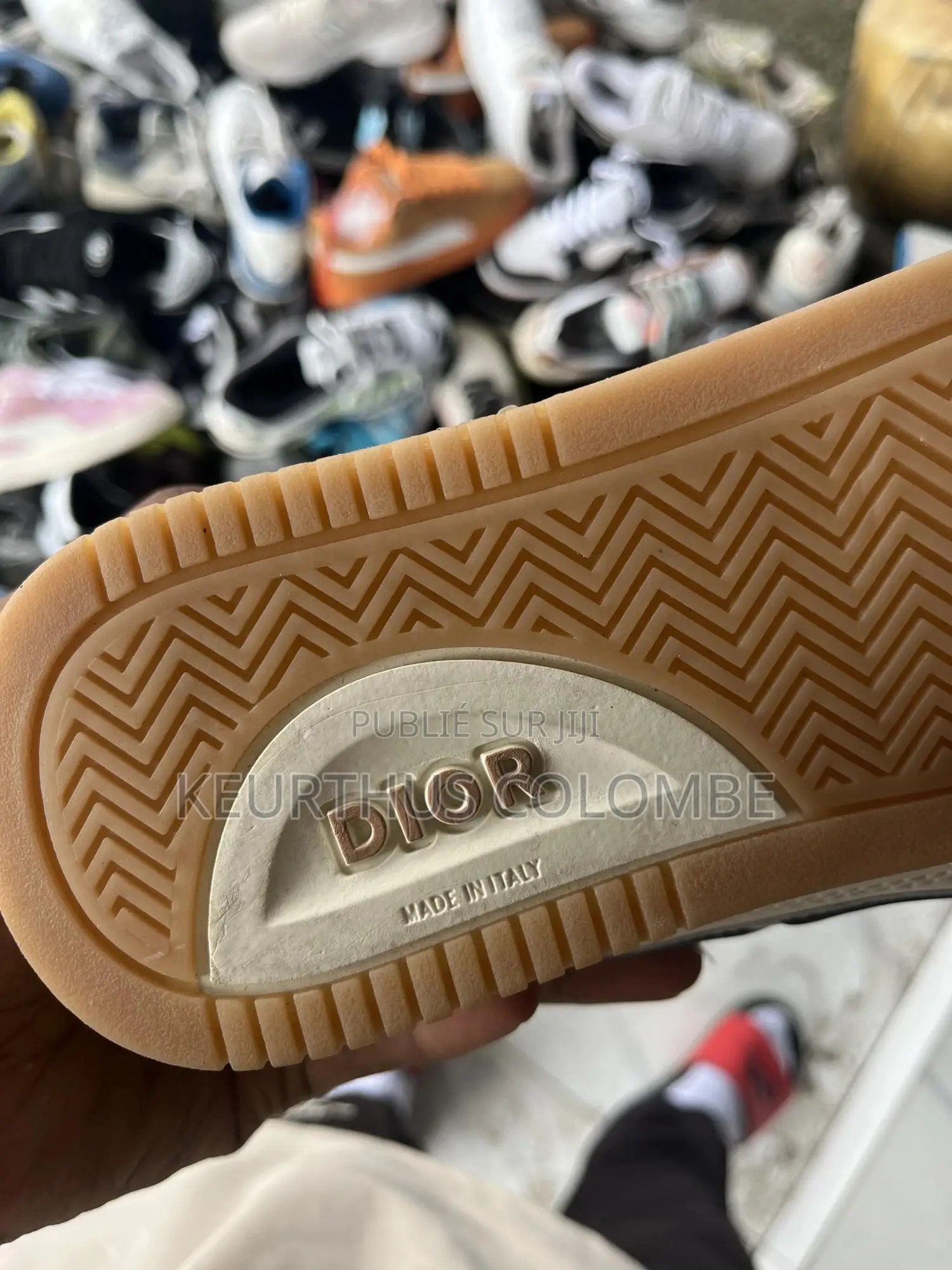 Paire De Baskets À 11000fc