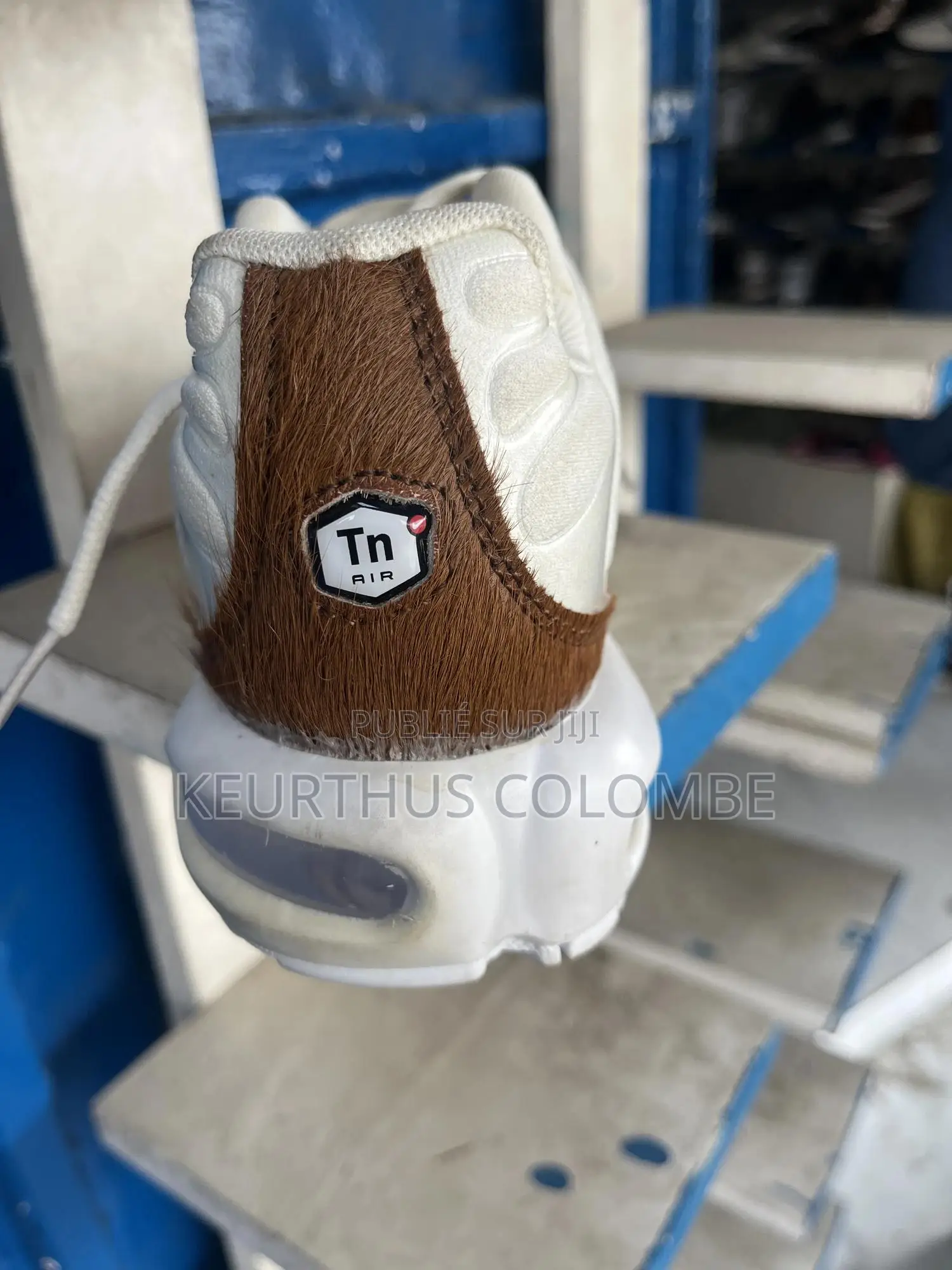 Paire De Baskets À 11000fc