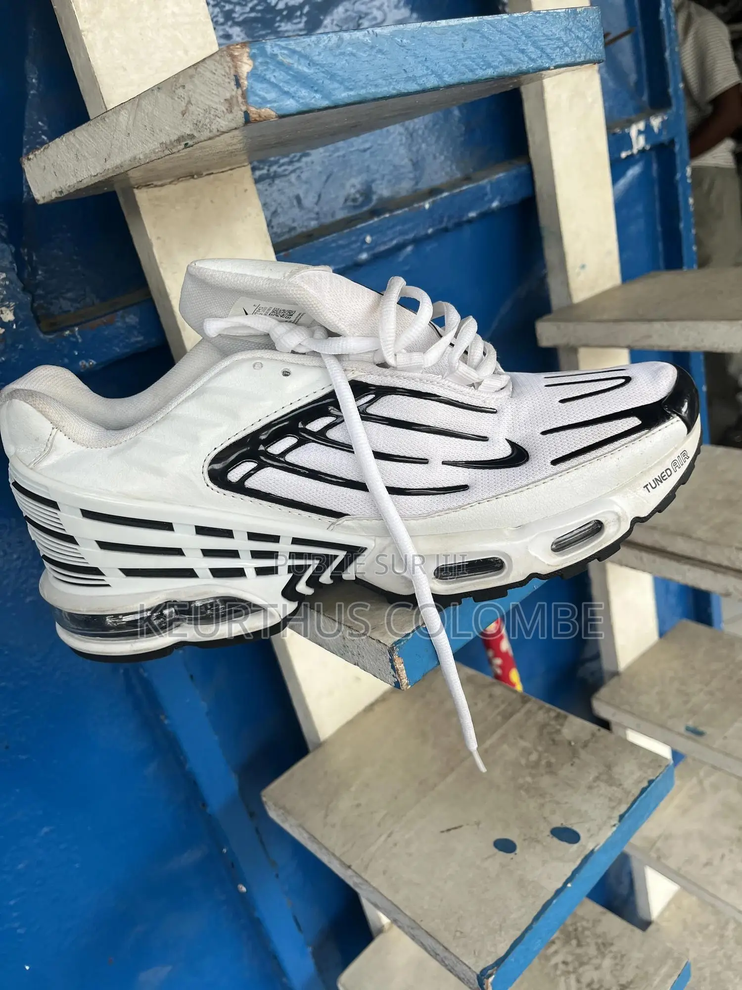 Paire De Baskets À 11000fc