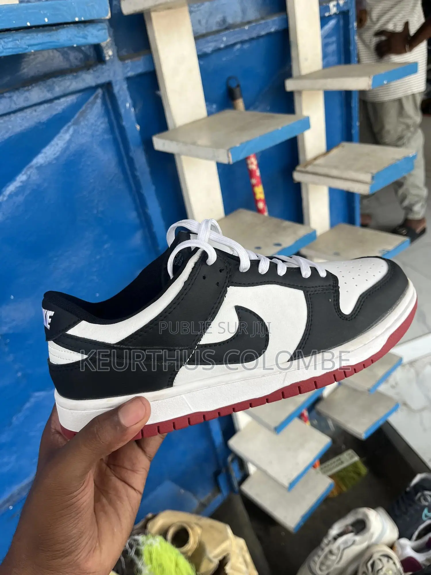 Paire De Baskets À 11000fc