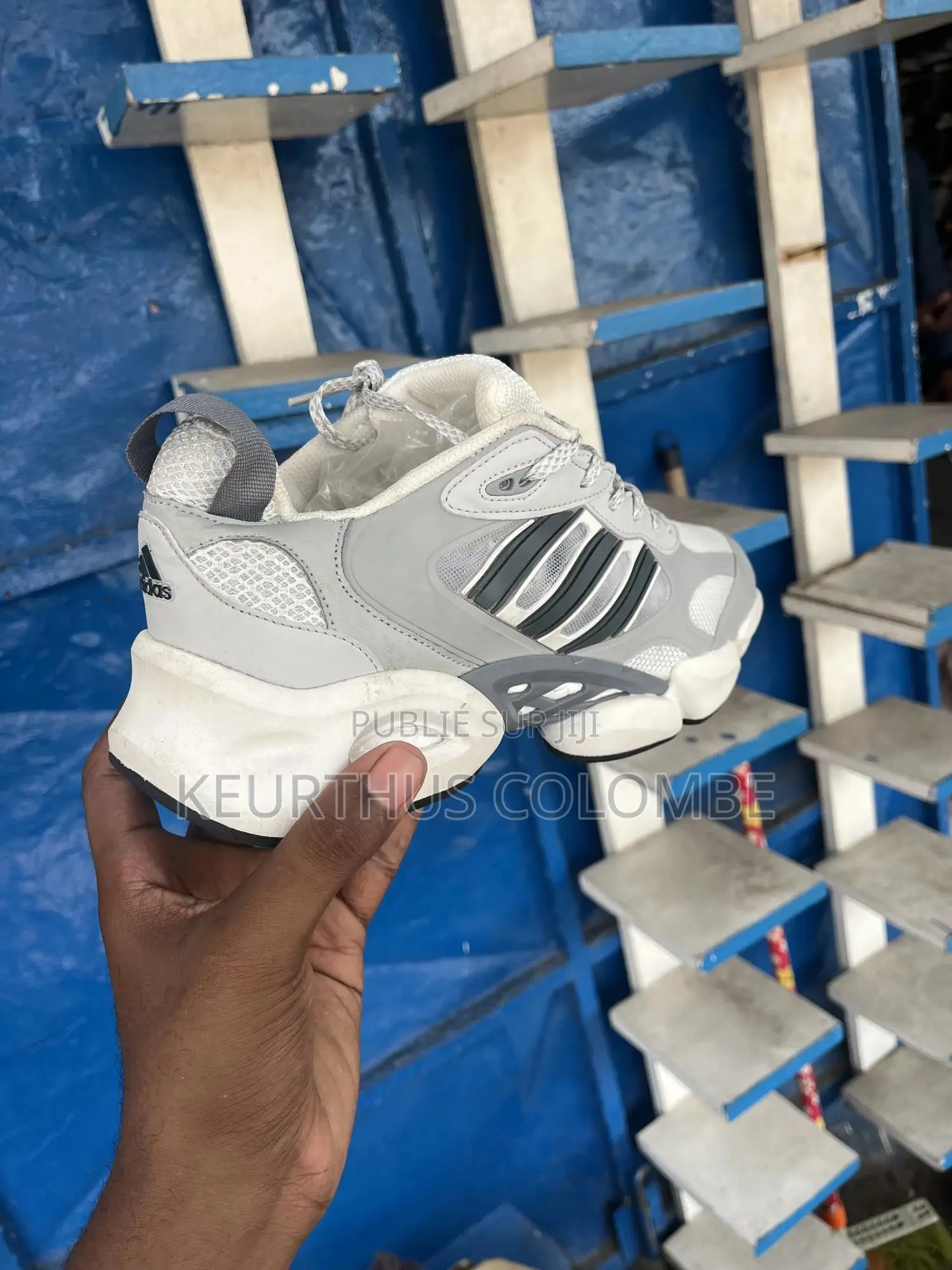 Paire De Baskets À 11000fc