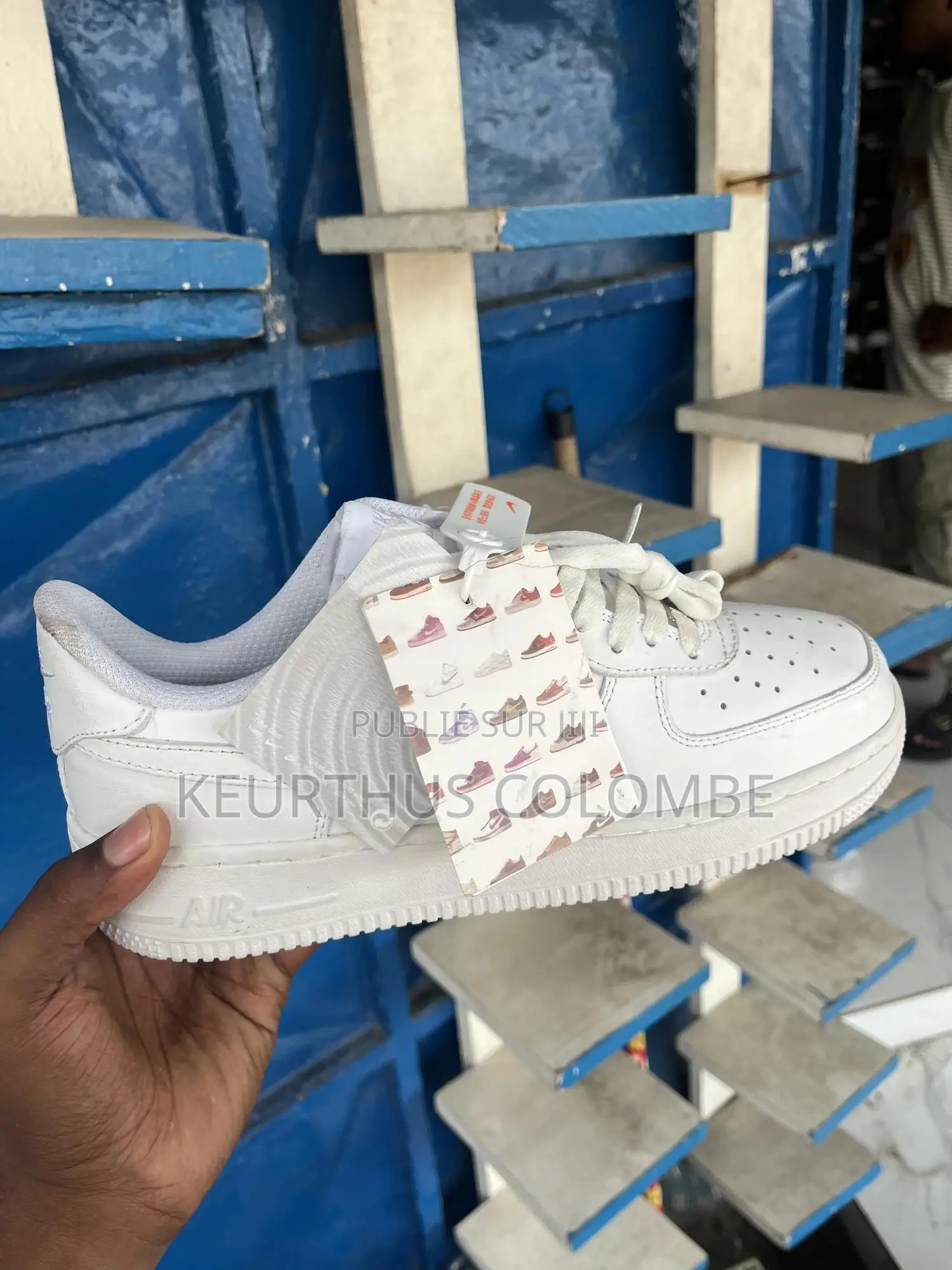 Paire De Baskets À 11000fc