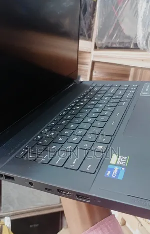 Nouveau Ordinateur portable MSI Autre 32GB Intel Core i7 SSD 1T