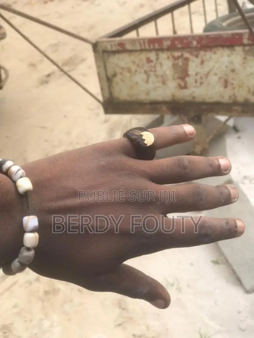 Bague Artisanale Faite Par Les Noix