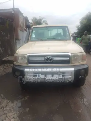 Toyota Land Cruiser 2014 Jaune