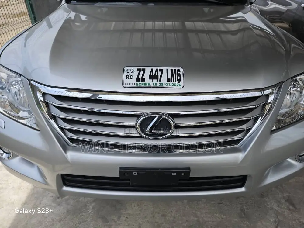 Lexus LX 570 (5 seats) AWD 2016 Gris