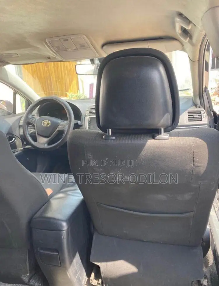 Toyota Avensis 2.0 Advanced Automatic 2012 Noir