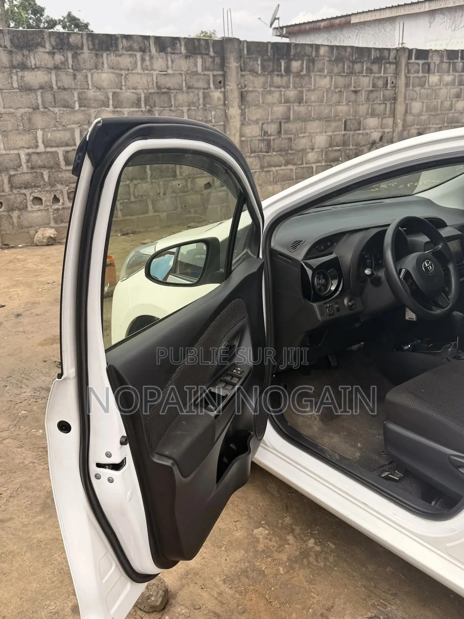 Toyota Vitz 2019 Blanc