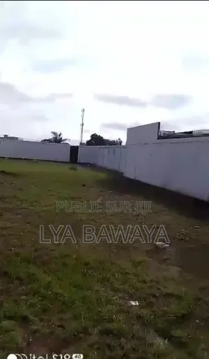 Terrain À Vendre, Situé À Pnr. Emplacement Privilégié : Ancien Jaipur.