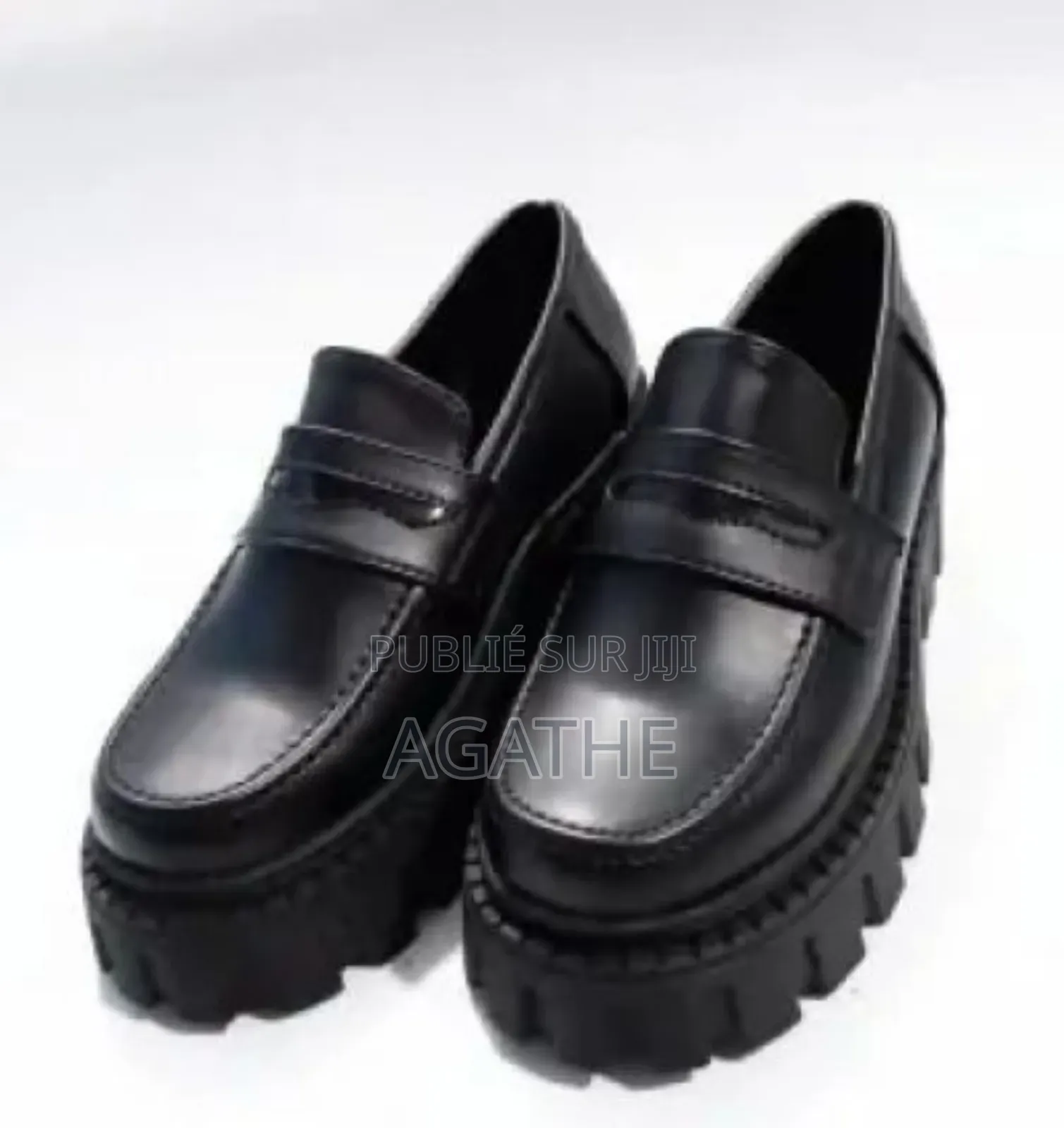 Mocassins Noirs Plateforme – Style Chic Et Moderne