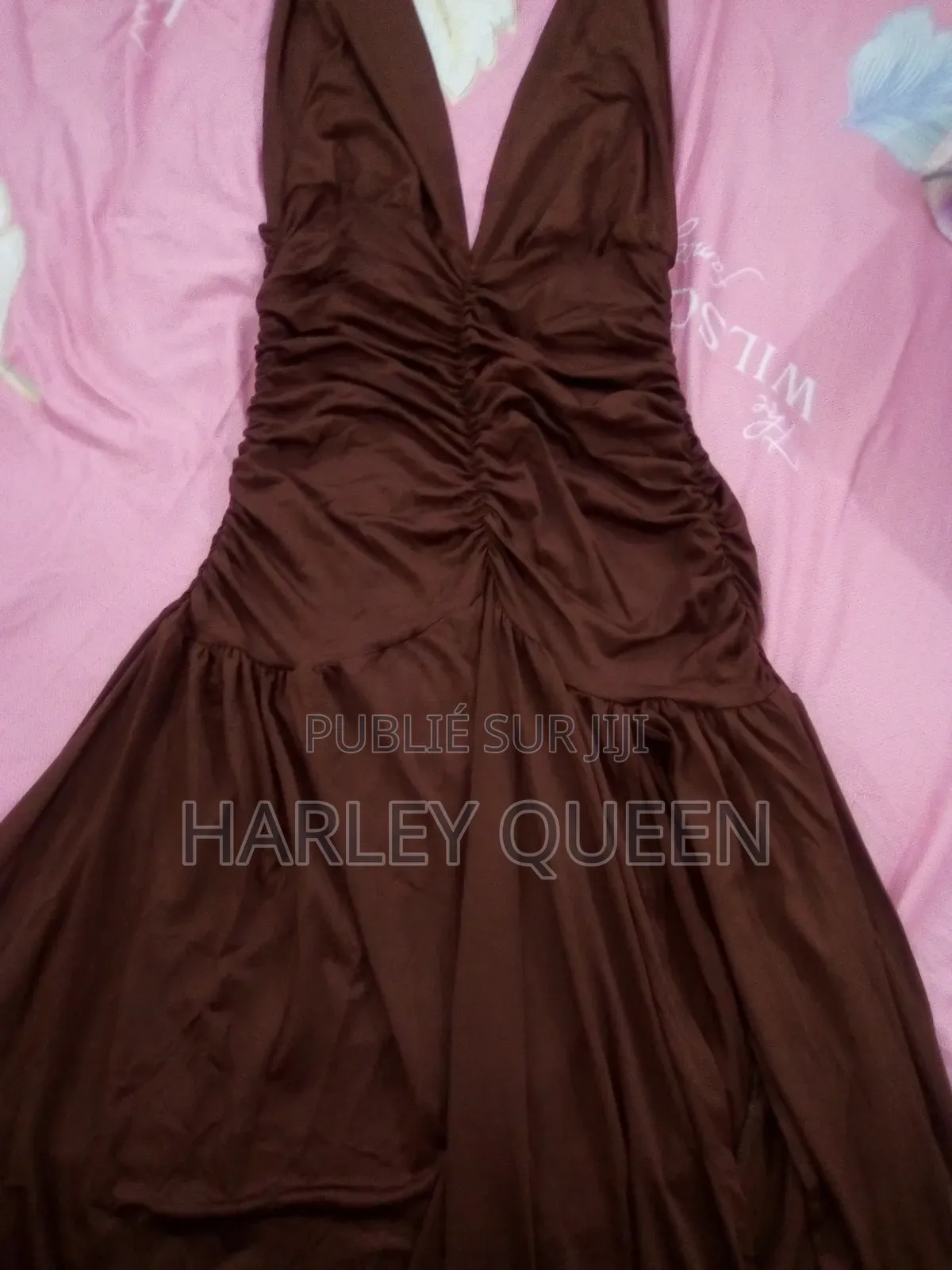 Vente d'Une Très Belle Robe