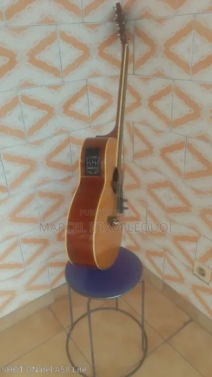 Guitare Acoustique Équipée d'Un Micro De Guitare Électrique