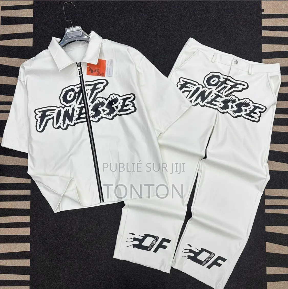 Ensemble De Vêtements De Style Streetwear Comprenant Une Veste