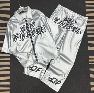 Ensemble De Vêtements De Style Streetwear Comprenant Une Veste