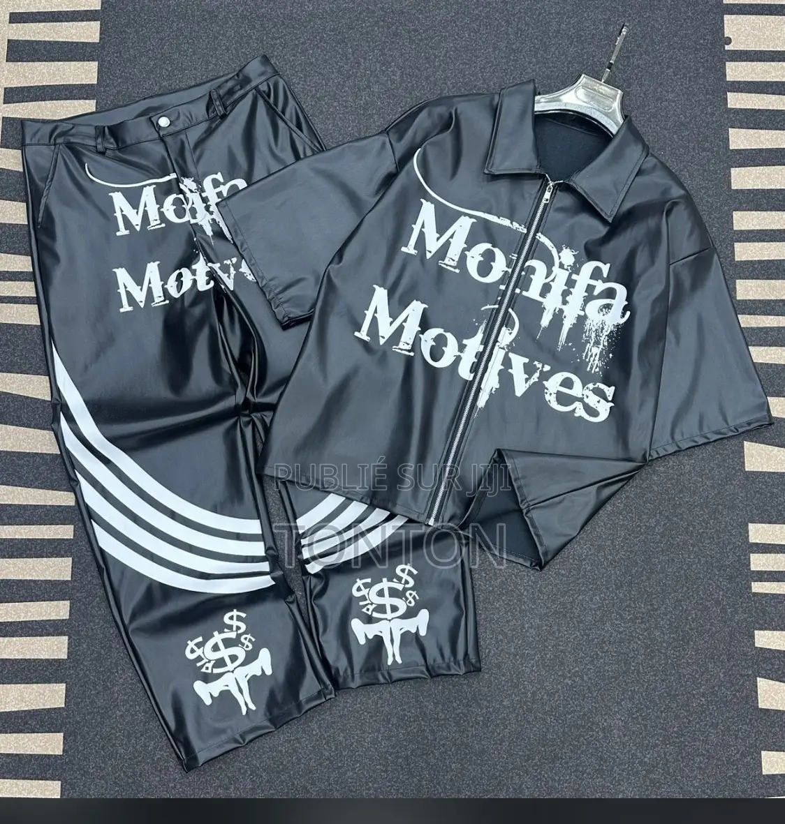 Ensemble De Vêtements De Style Streetwear Comprenant Une Veste