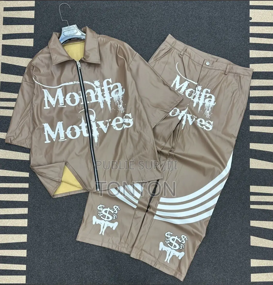 Ensemble De Vêtements De Style Streetwear Comprenant Une Veste