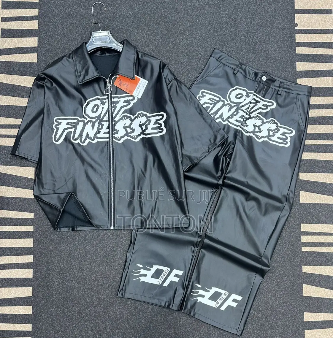 Ensemble De Vêtements De Style Streetwear Comprenant Une Veste