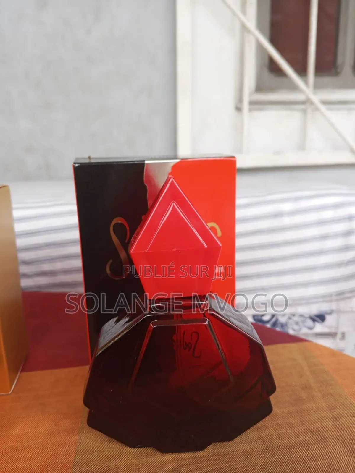 Sentez Bon, Laissez Votre Trace Découvrez Nos Parfums ”