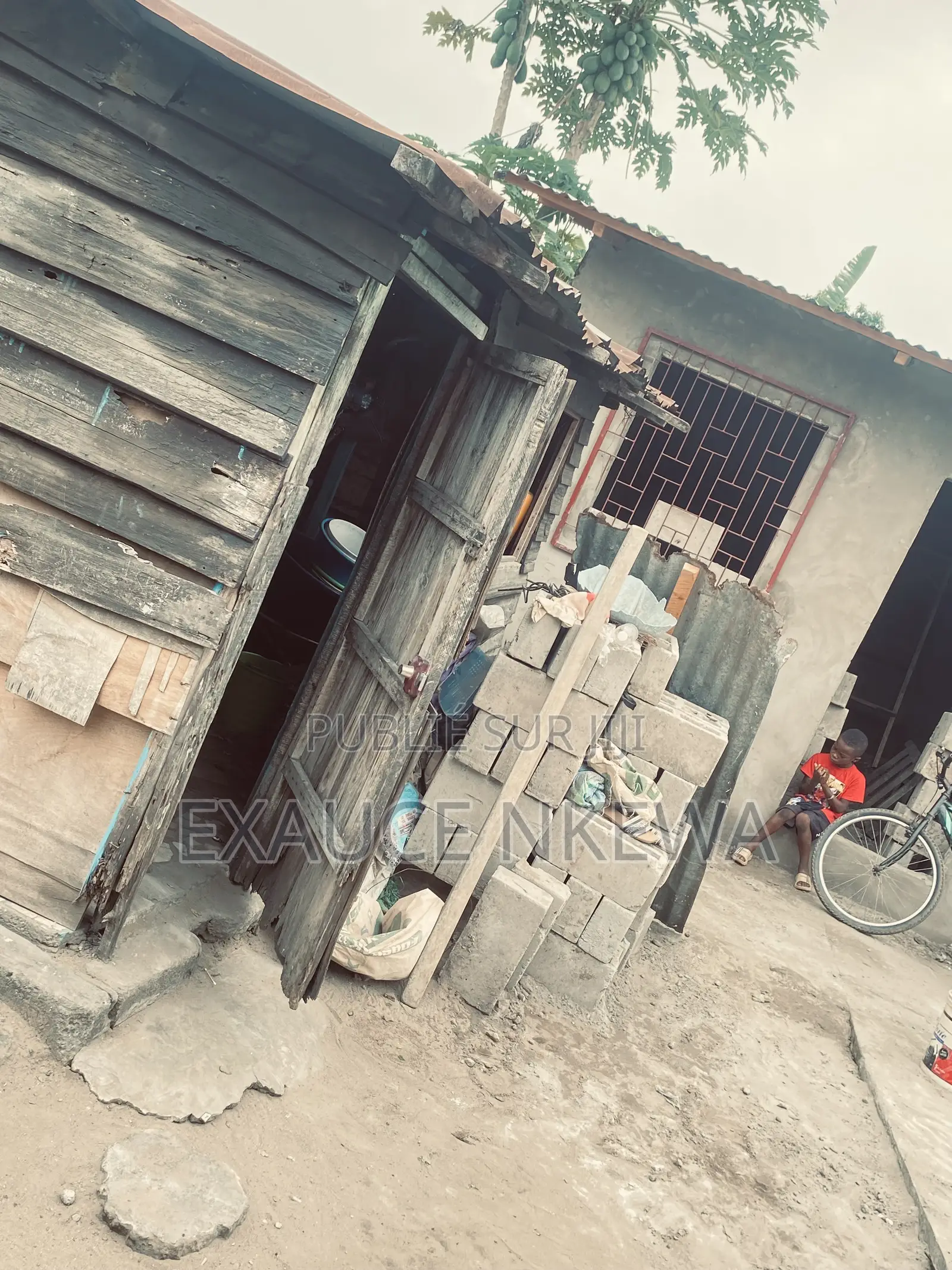 Parcelle À Vendre Quartier Nkouikou Pointe Noire Congo