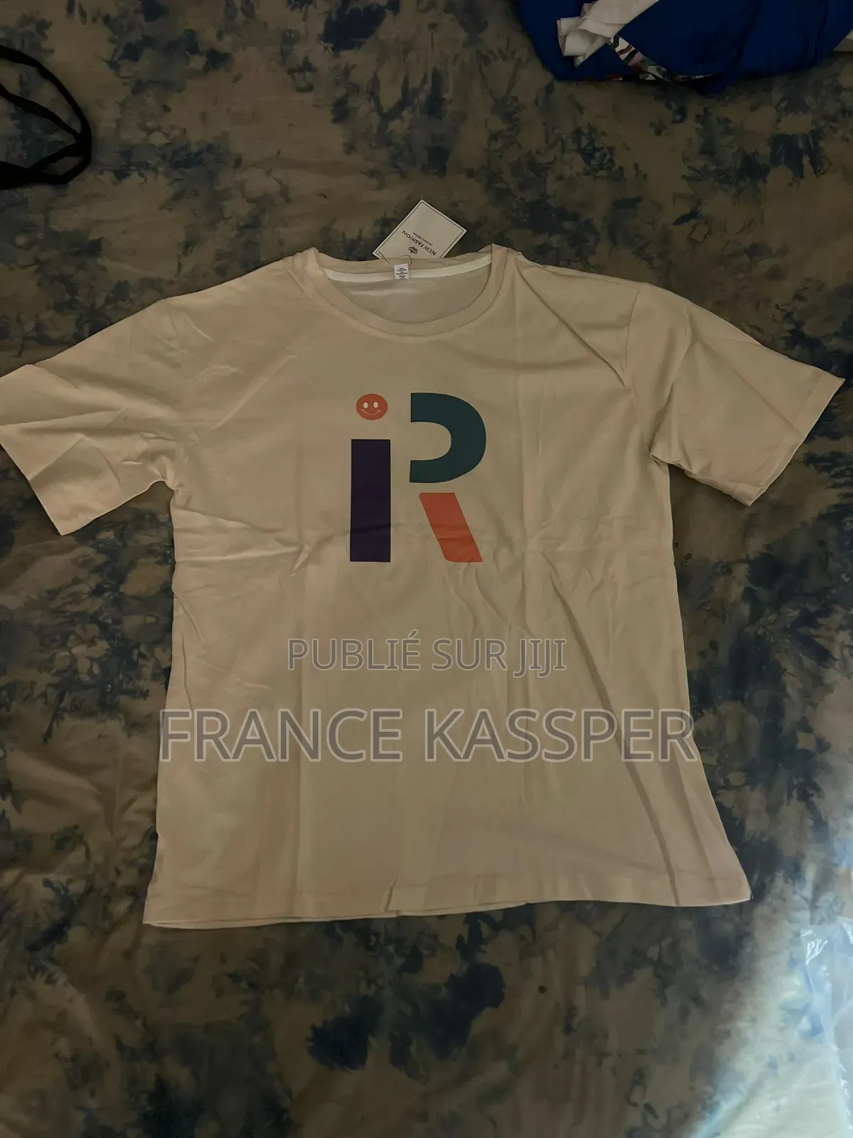 T-Shirts À Vendre À Bon Prix 3500f, 2500f Et 2000f