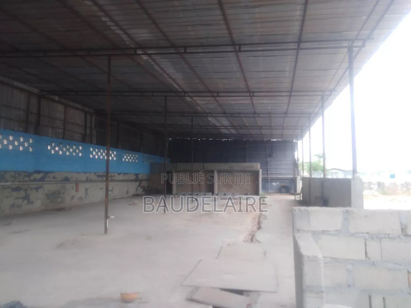 3chbre Blocs d'appartements dans Loandjili à Louer