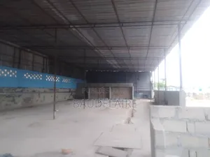 3chbre Blocs d'appartements dans Loandjili à Louer