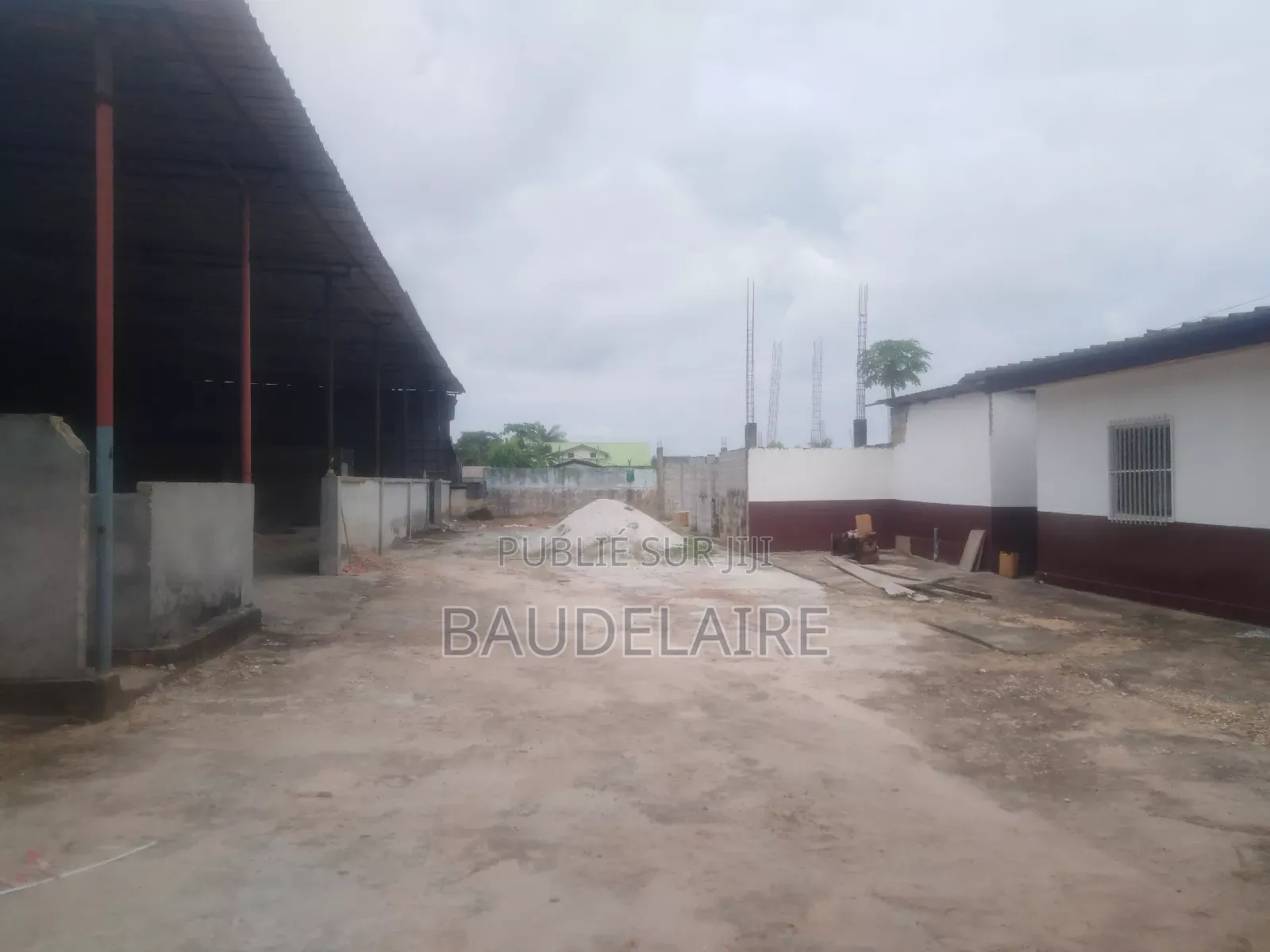 3chbre Blocs d'appartements dans Loandjili à Louer