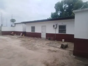 3chbre Blocs d'appartements dans Loandjili à Louer