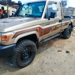 Toyota Land Cruiser 79 Series 1999 Marron