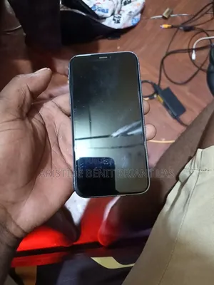 Nouveau Apple iPhone 11 64 GB Noir