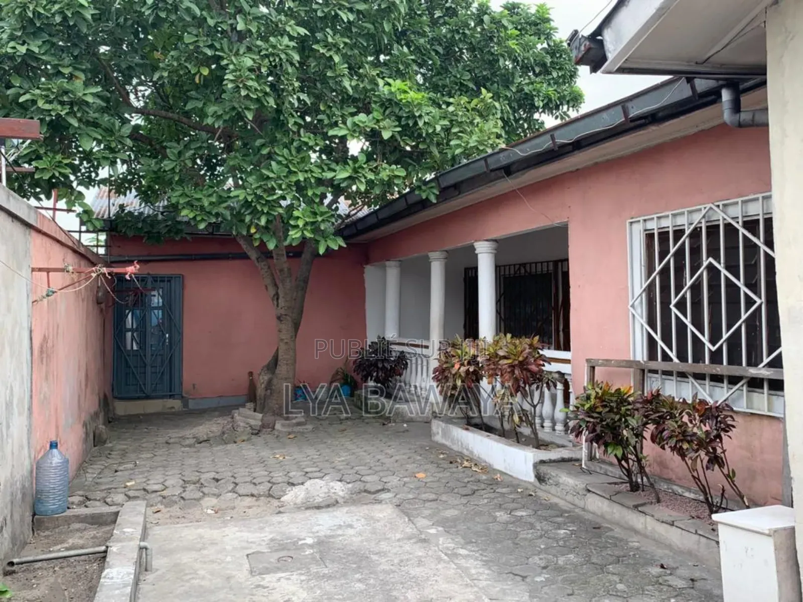 4chbre Maison dans Moungali à Vendre