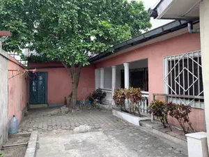 4chbre Maison dans Moungali à Vendre