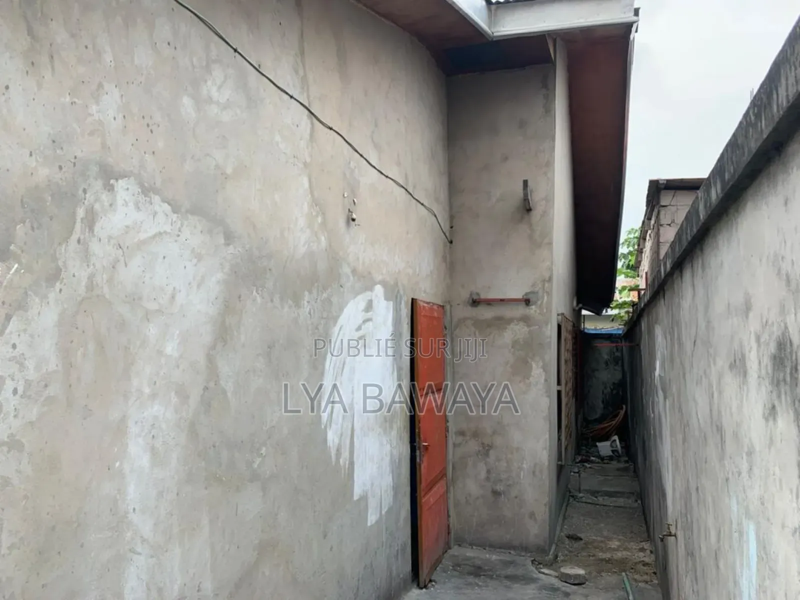 4chbre Maison dans Moungali à Vendre